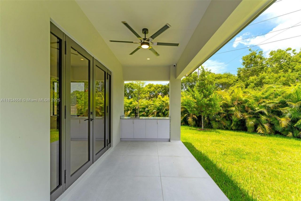 8220 SW 193rd Terrace, Cutler Bay, FL 33157 Photo