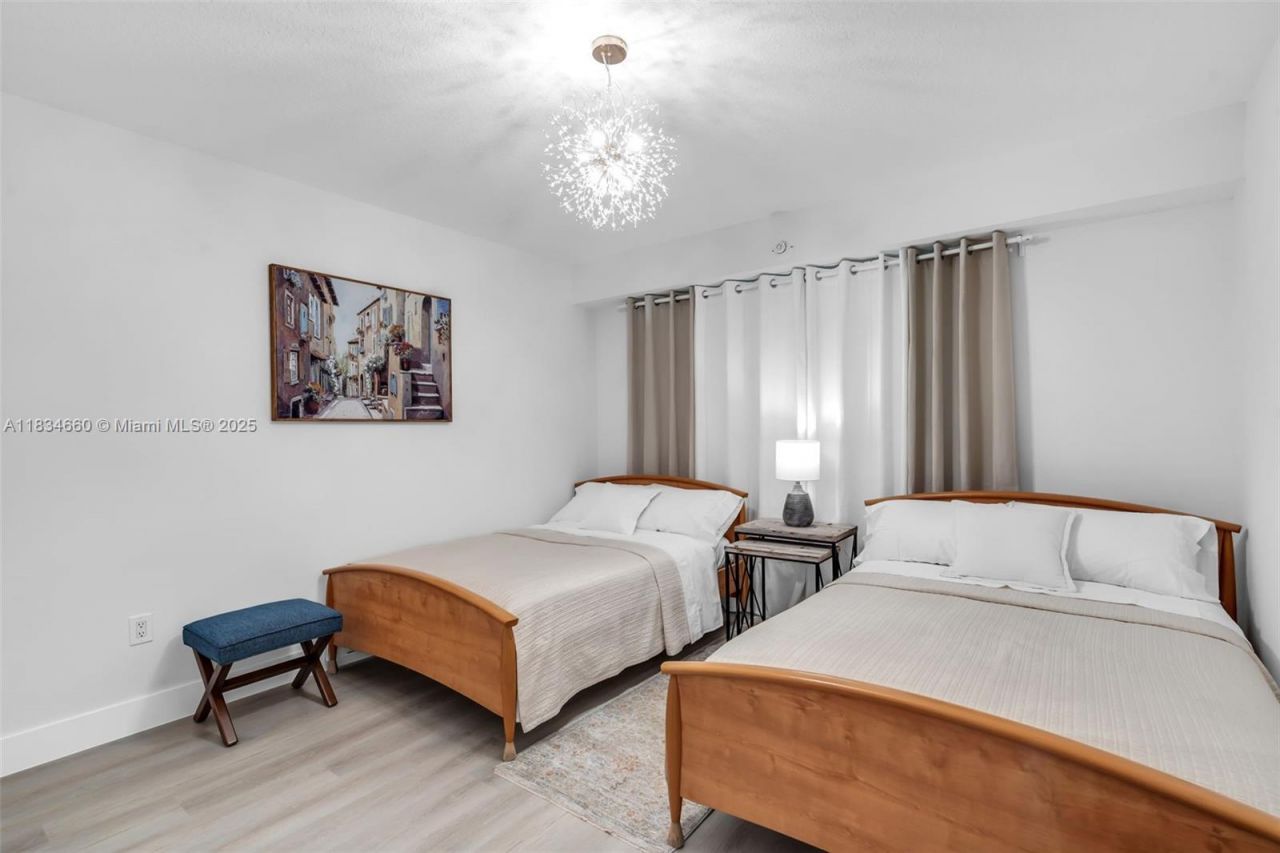 18100 N Bay Rd, Unit 709, Sunny Isles Beach, FL 33160 Photo