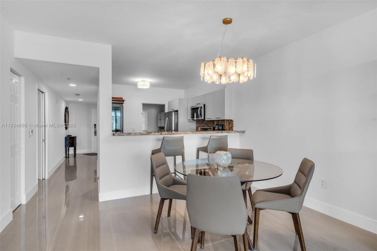 18100 N Bay Rd, Unit 709, Sunny Isles Beach, FL 33160 Photo