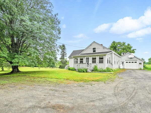 23 West Street, Benton, ME 04901