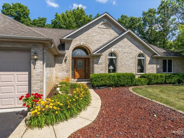 11210 Pebble Drive, Huntley, IL 60142