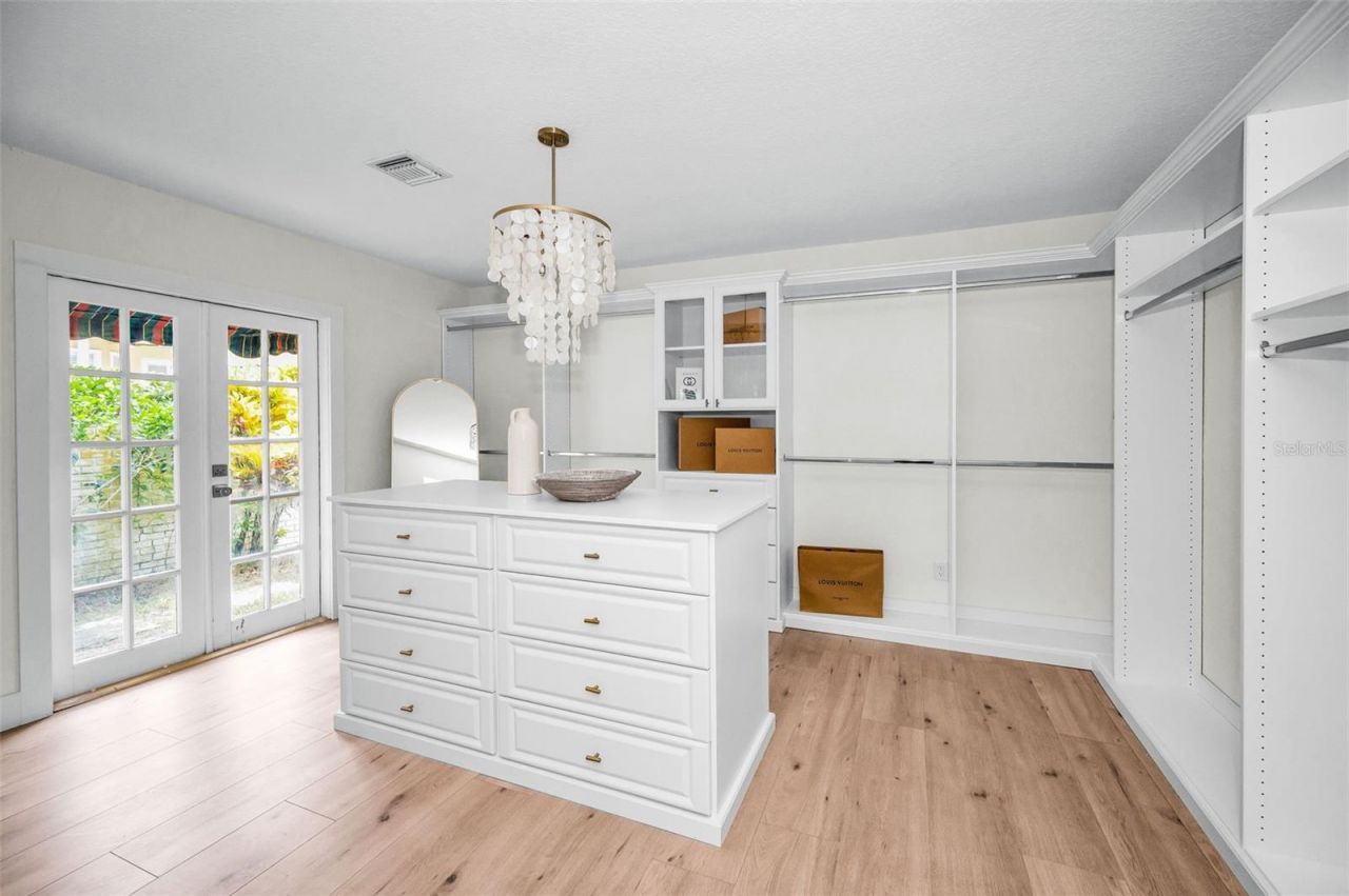 409 S Barbara Lane, Tampa, FL 33609 Photo