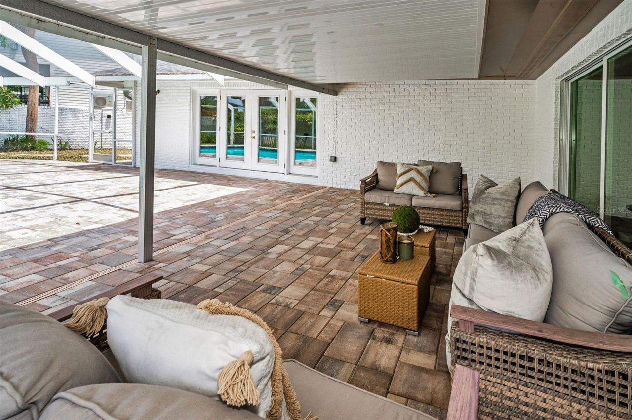 409 S Barbara Lane, Tampa, FL 33609 Photo