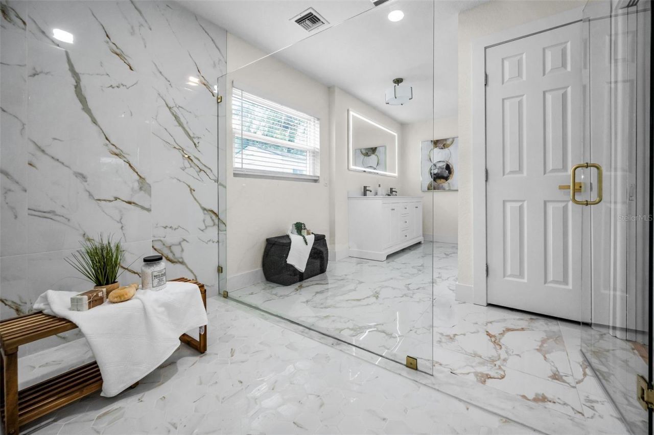 409 S Barbara Lane, Tampa, FL 33609 Photo