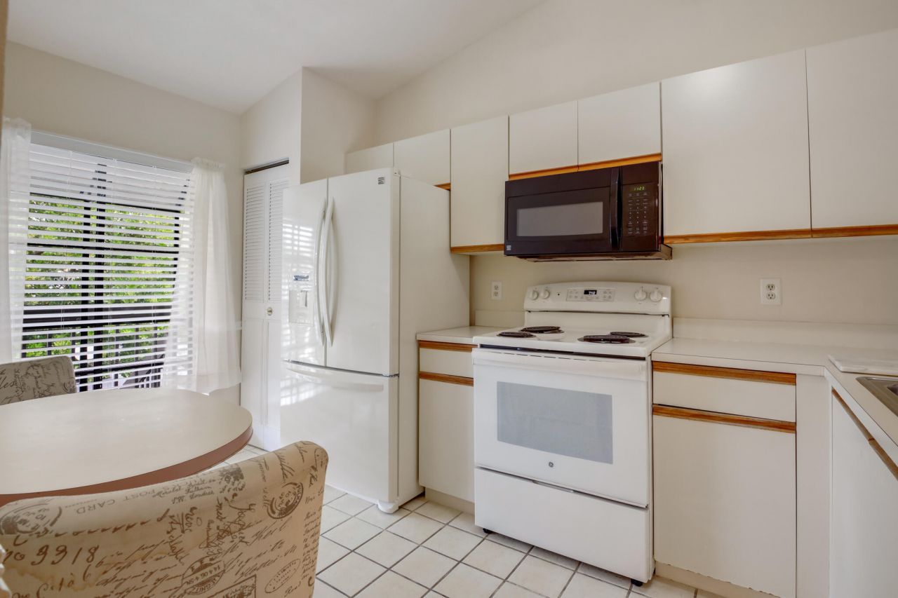 3340 Lucerne Park Drive, Greenacres, FL 33467 Photo