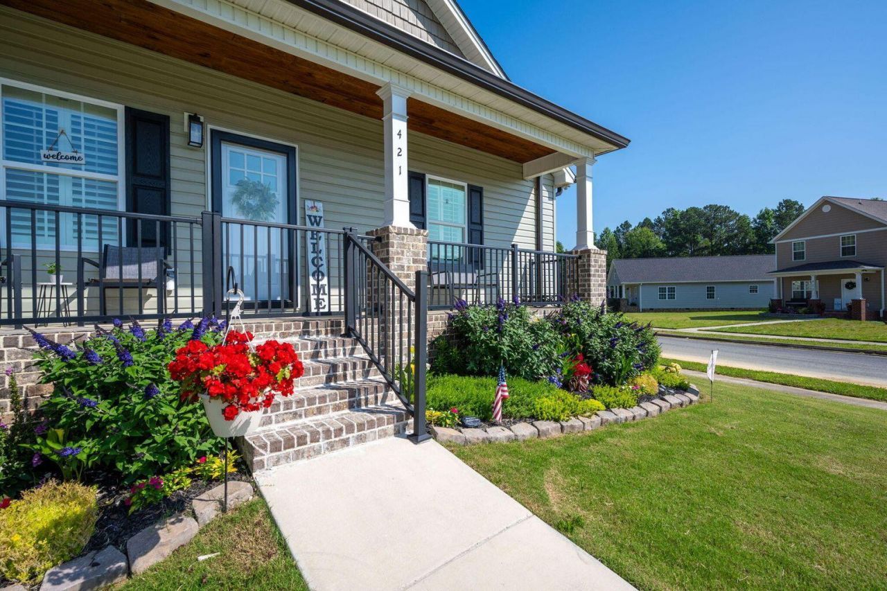 421 Coahulla Creek Drive, Dalton, GA 30721 Main Photo