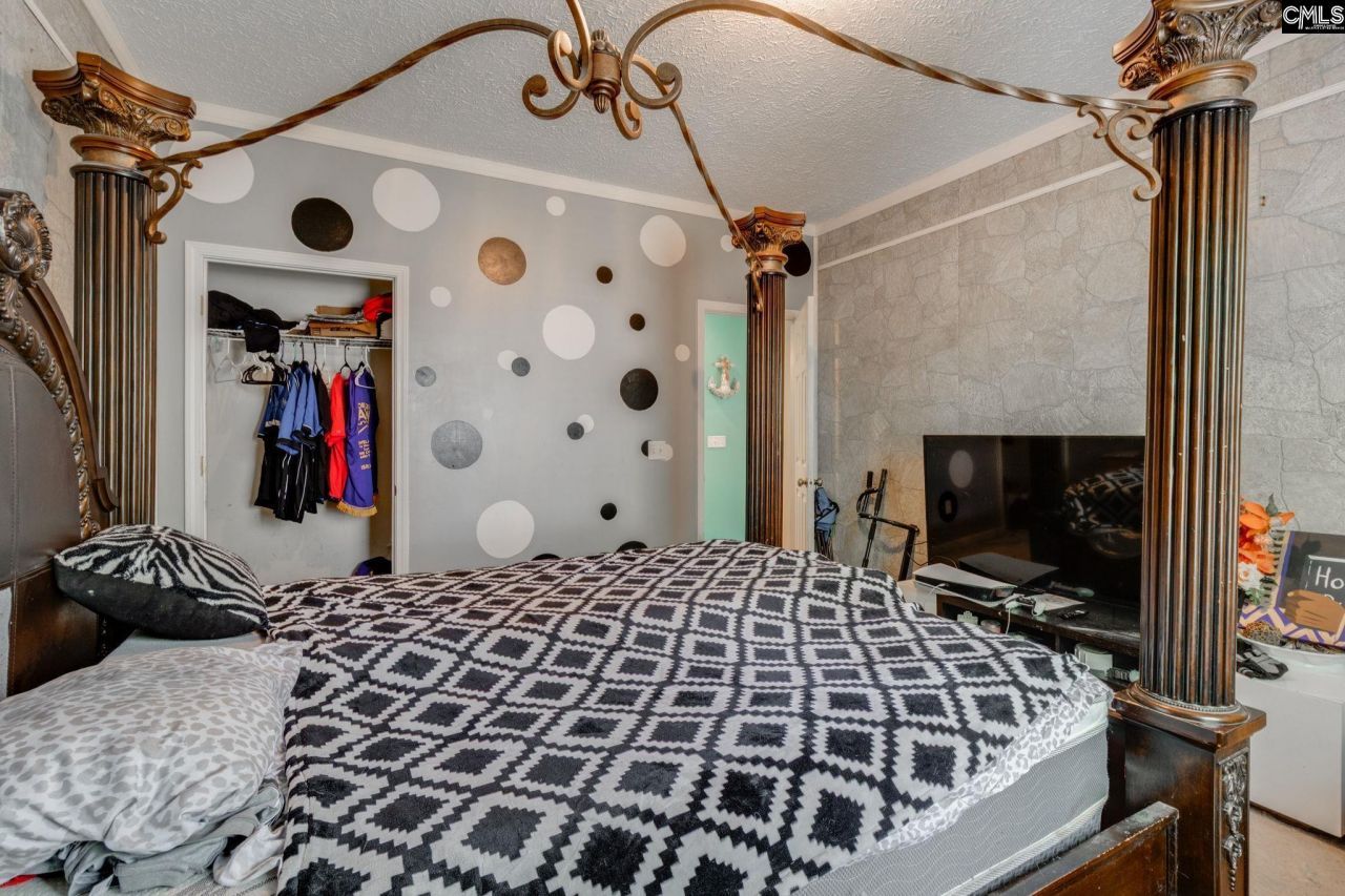 201 Brooksdale Drive Photo 23