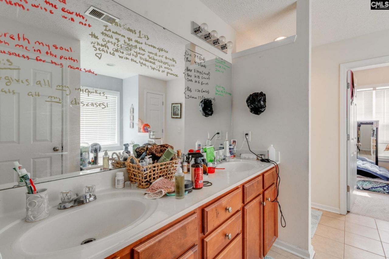 201 Brooksdale Drive Photo 28