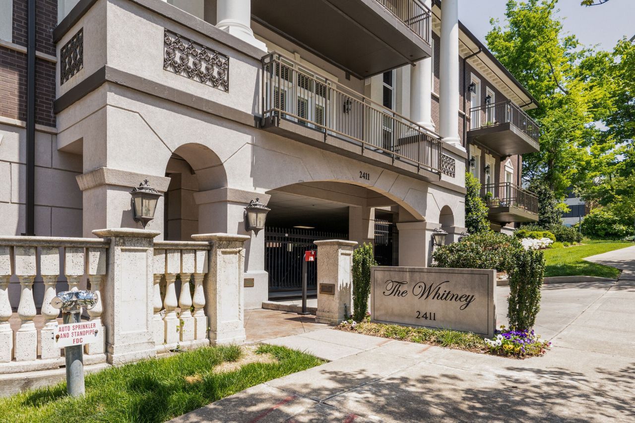 2411 Crestmoor Rd, Unit 104, Nashville, TN 37215 Main Photo