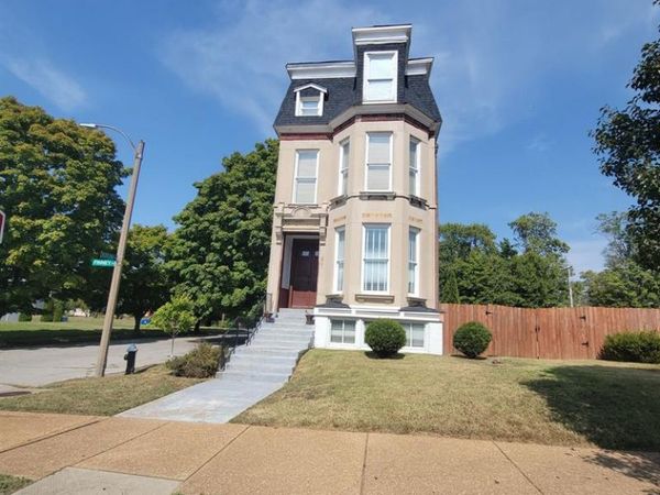 3761 Finney Avenue, St Louis, MO 63113