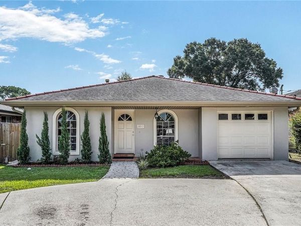 2817 TRANSCONTINENTAL Drive, Metairie, LA 70006