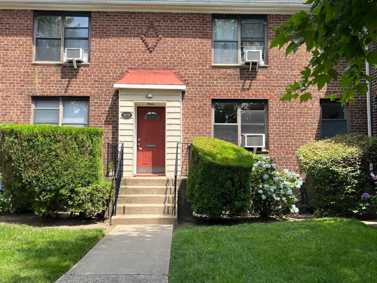 191-09 39 Avenue, Unit 164, Flushing, NY 11358 Main Photo