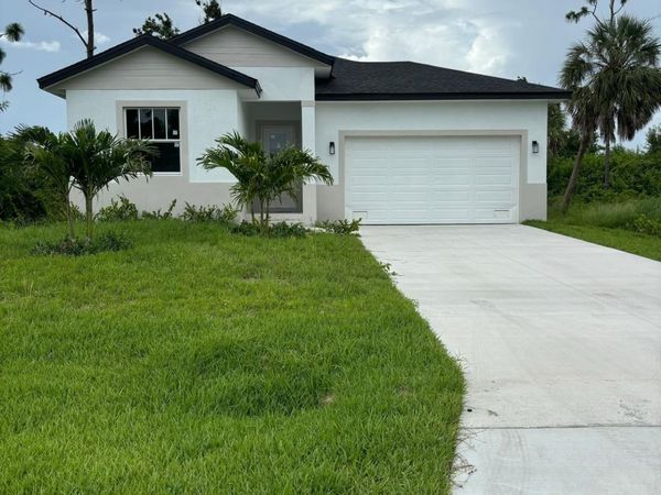 136 Lomas Rd Road, Rotonda West, FL 33947