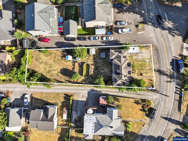 1082 Cascade Dr NW, Salem, OR 97304