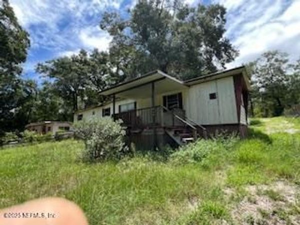 207 RIDGE Street, Pomona Park, FL 32181