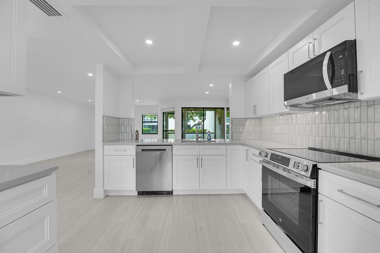 3373 Lucerne Park Drive, Greenacres, FL 33467 Photo