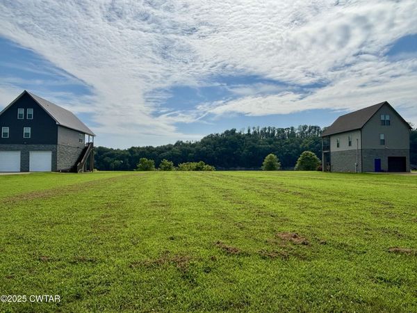 995 Hardin Bottom River Rd, Clifton, TN 38425