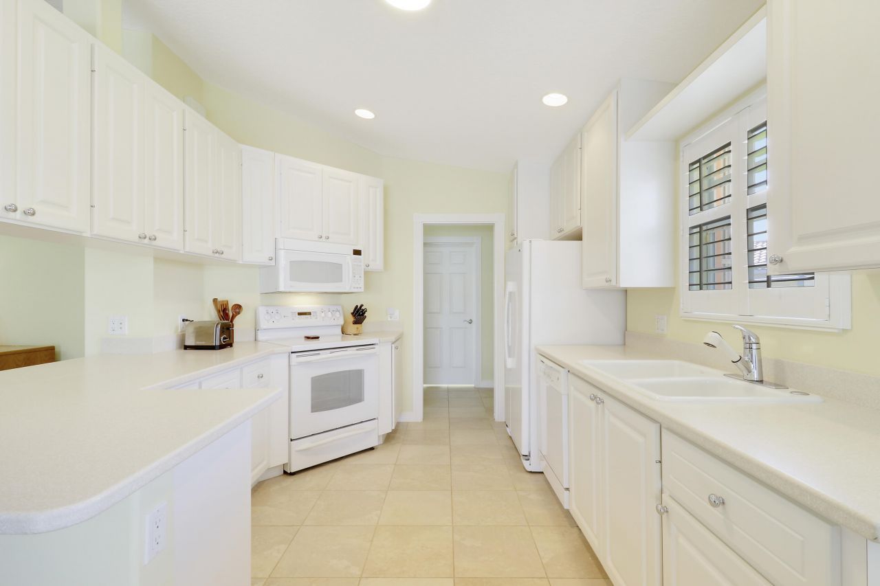 10628 SW Hartwick Drive, Port Saint Lucie, FL 34987 Photo