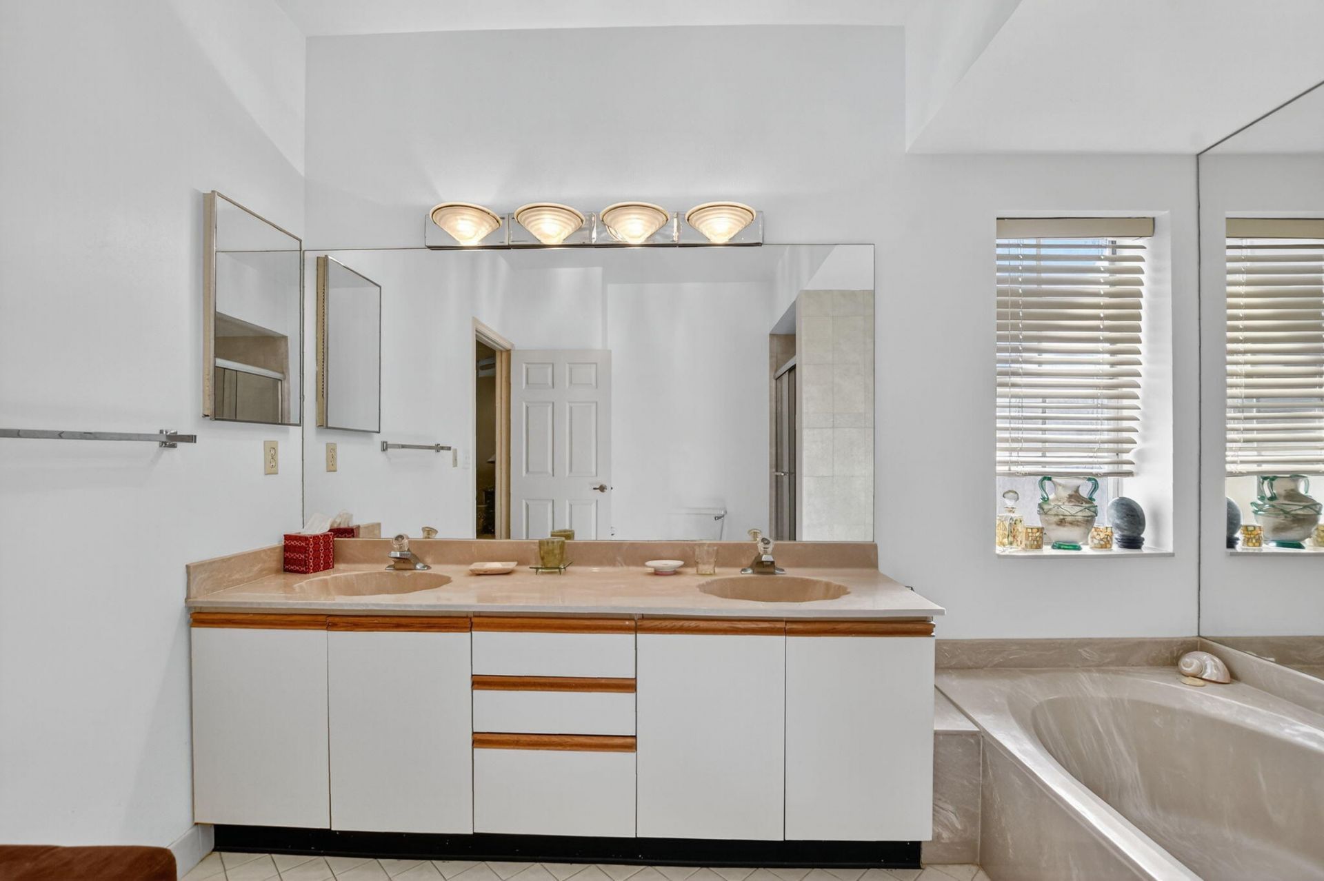 7623 Cinebar Drive, Unit 30u, Boca Raton, FL 33433 Photo