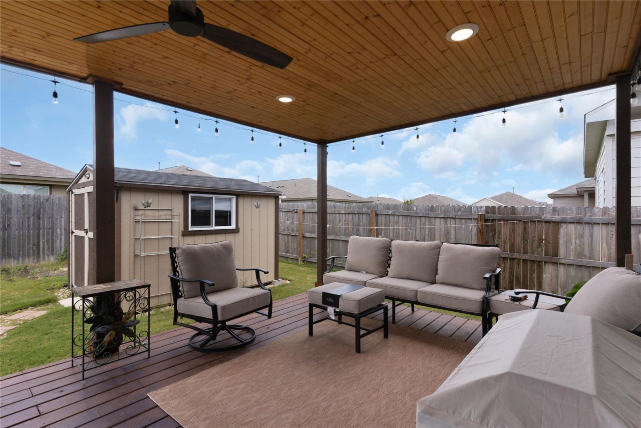 9060 Navarro Vista Vis, Seguin, TX 78155 Main Photo