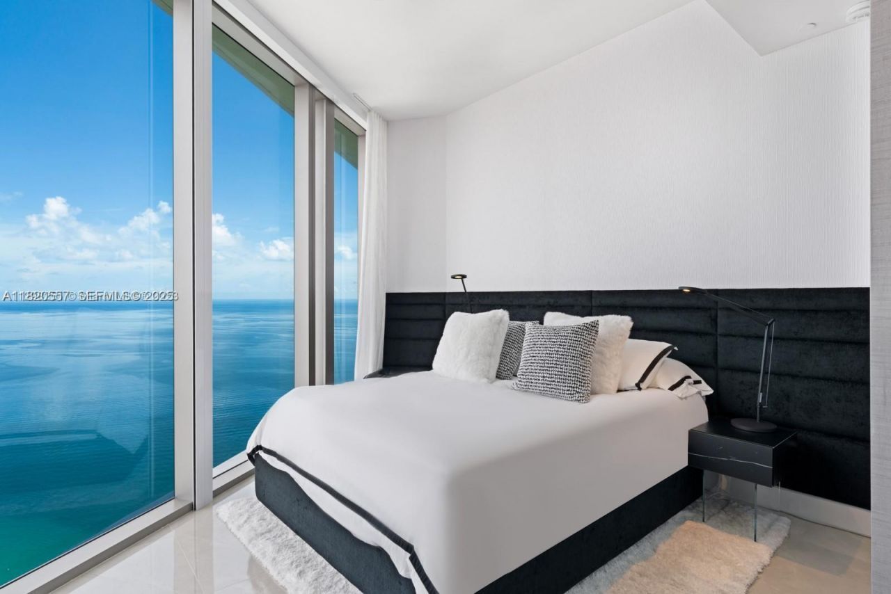 18975 Collins Ave, Unit 5000 + Cab, Sunny Isles Beach, FL 33160 Photo