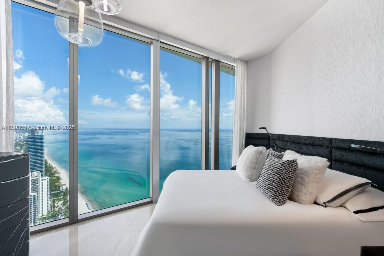 18975 Collins Ave, Unit 5000 + Cab, Sunny Isles Beach, FL 33160 Photo