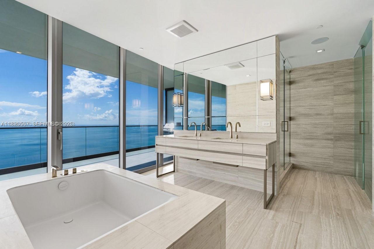 18975 Collins Ave, Unit 5000 + Cab, Sunny Isles Beach, FL 33160 Photo