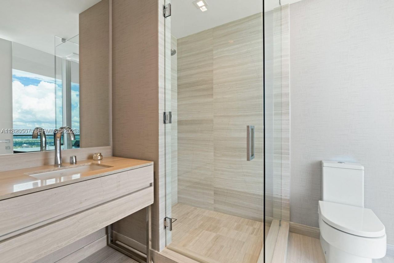 18975 Collins Ave, Unit 5000 + Cab, Sunny Isles Beach, FL 33160 Photo