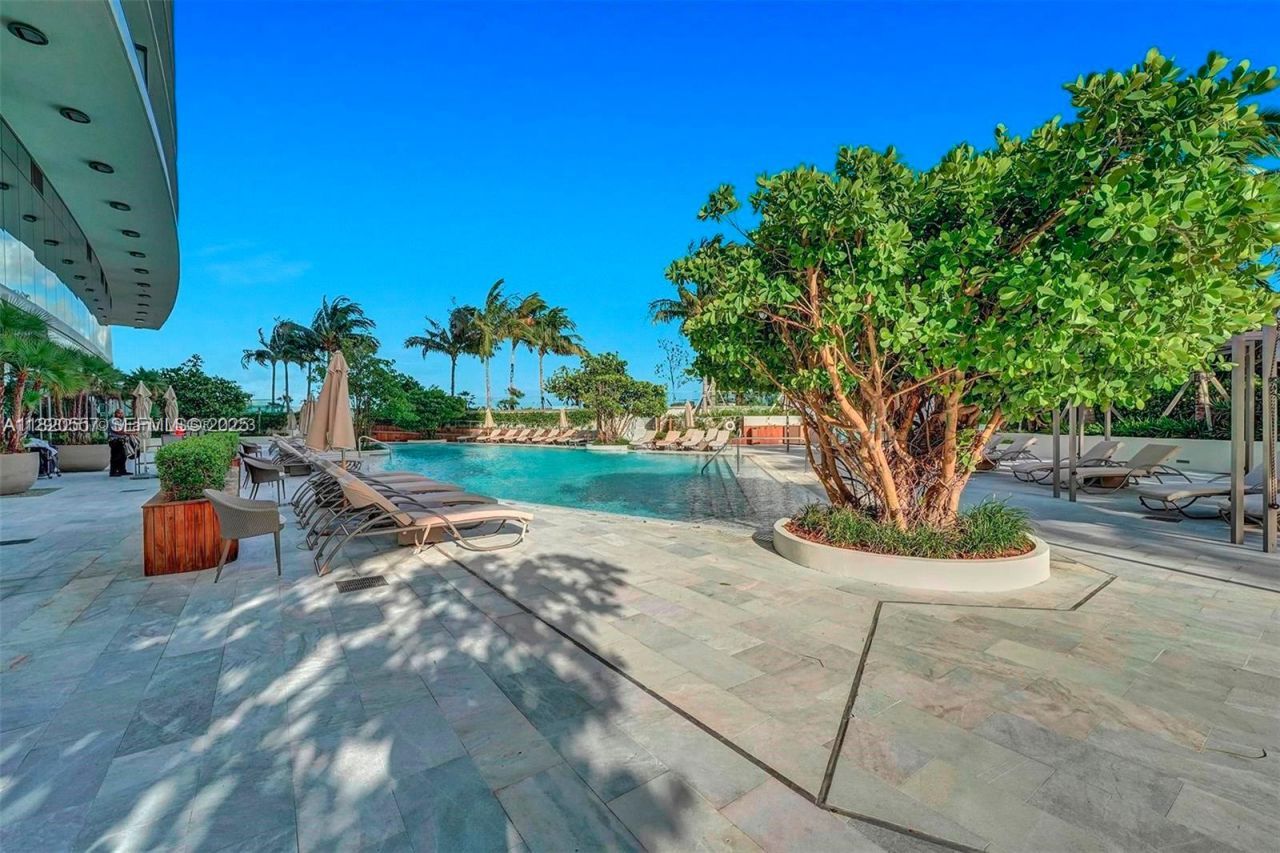 18975 Collins Ave, Unit 5000 + Cab, Sunny Isles Beach, FL 33160 Photo