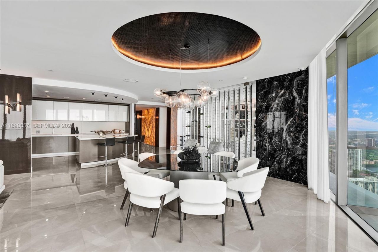 18975 Collins Ave, Unit 5000 + Cab, Sunny Isles Beach, FL 33160 Photo
