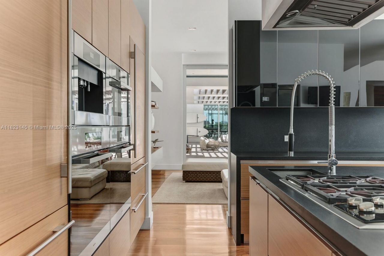 30 Palm Ave, Miami Beach, FL 33139 Photo