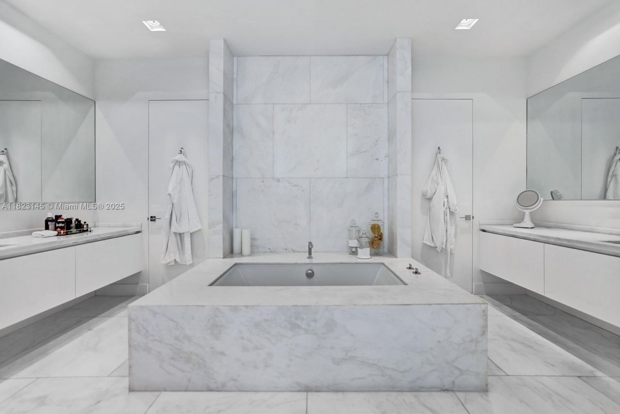 30 Palm Ave, Miami Beach, FL 33139 Photo