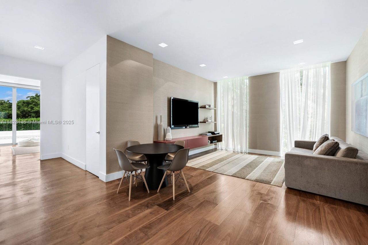 30 Palm Ave, Miami Beach, FL 33139 Photo