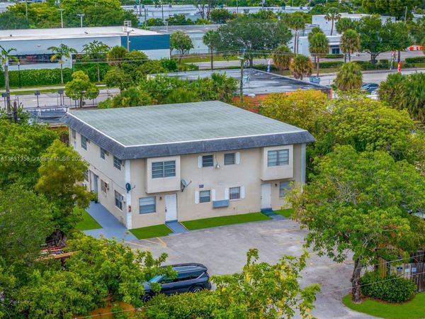 842 NW 1st Ave, Fort Lauderdale, FL 33311