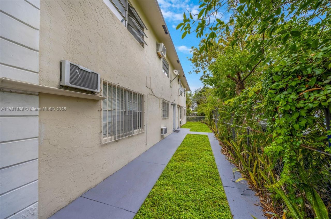 842 NW 1st Ave, Fort Lauderdale, FL 33311 Photo