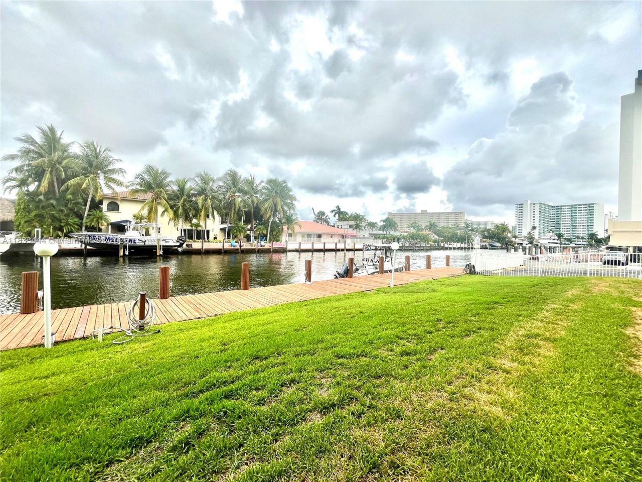 2841 NE 33rd Ct, Unit 104, Fort Lauderdale, FL 33306 Photo