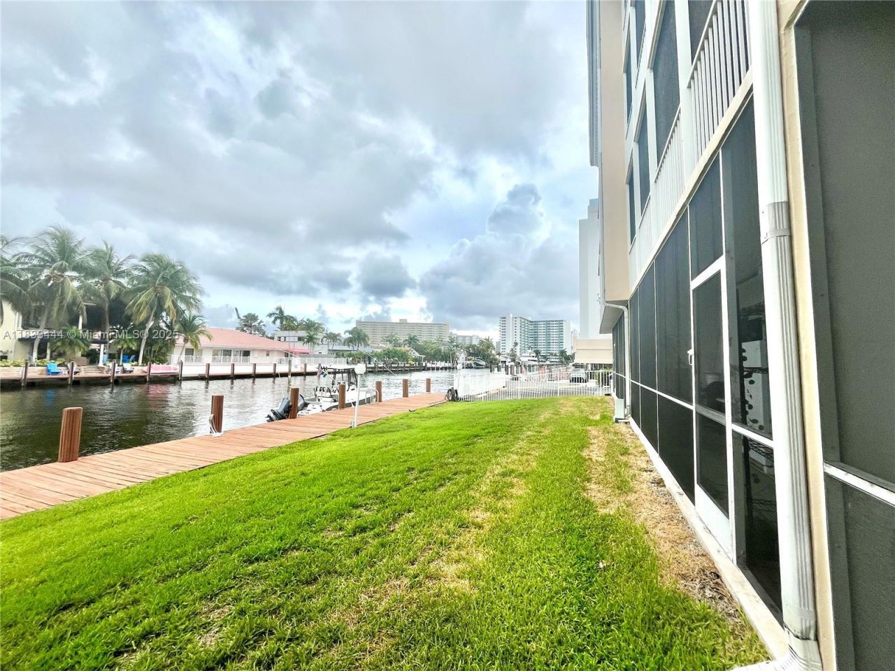 2841 NE 33rd Ct, Unit 104, Fort Lauderdale, FL 33306 Photo