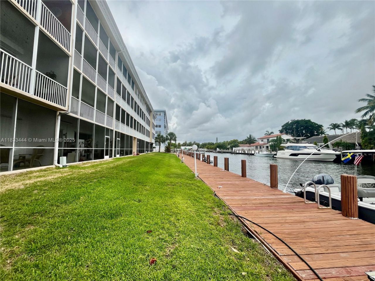2841 NE 33rd Ct, Unit 104, Fort Lauderdale, FL 33306 Photo
