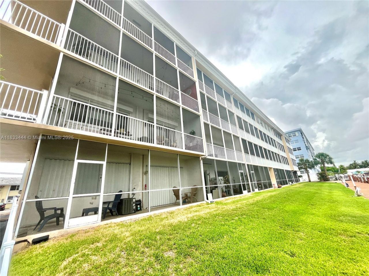 2841 NE 33rd Ct, Unit 104, Fort Lauderdale, FL 33306 Photo