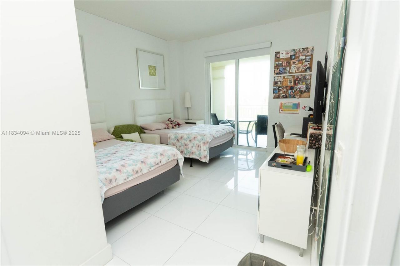 150 Sunny Isles Blvd, Unit 1-TH403, Sunny Isles Beach, FL 33160 Photo