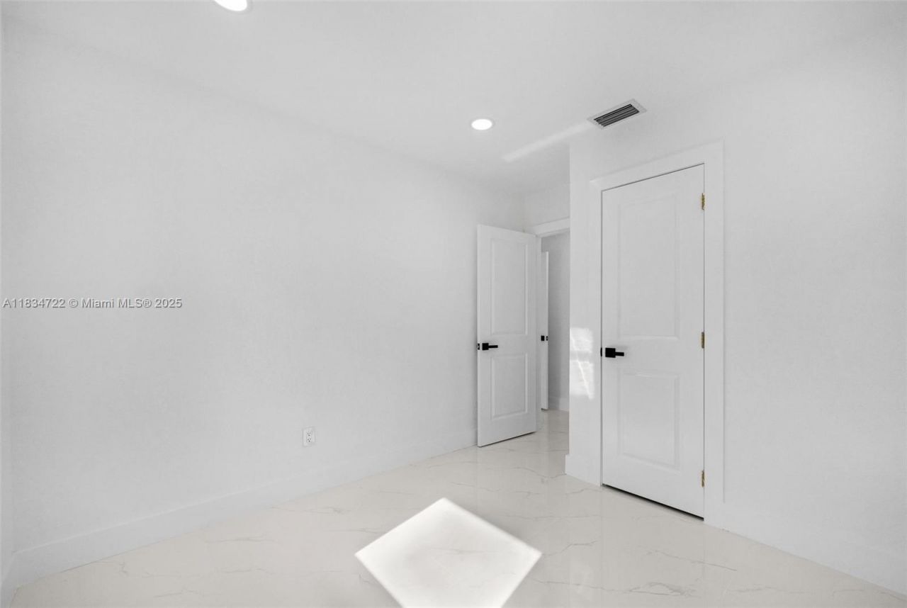 324 SW 16th Ter, Homestead, FL 33030 Photo