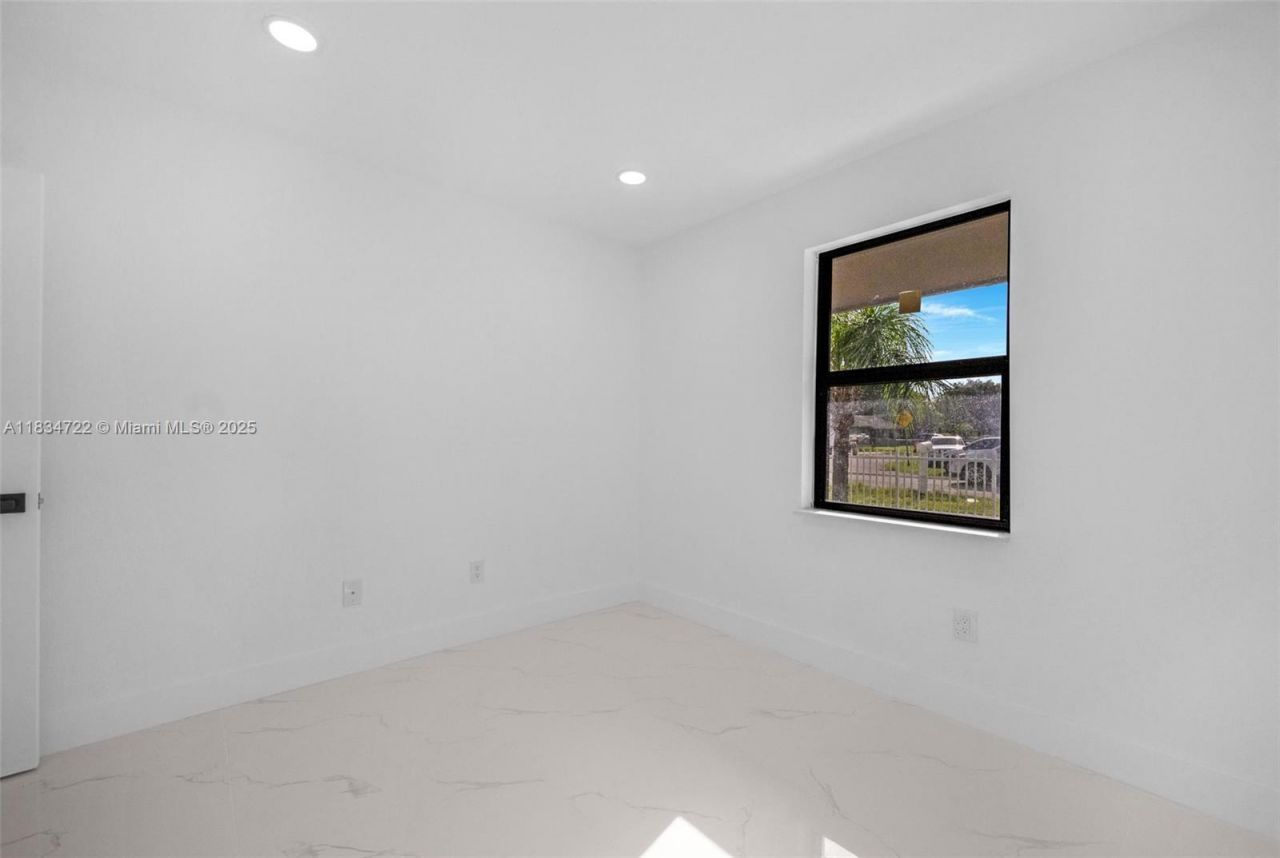 324 SW 16th Ter, Homestead, FL 33030 Photo