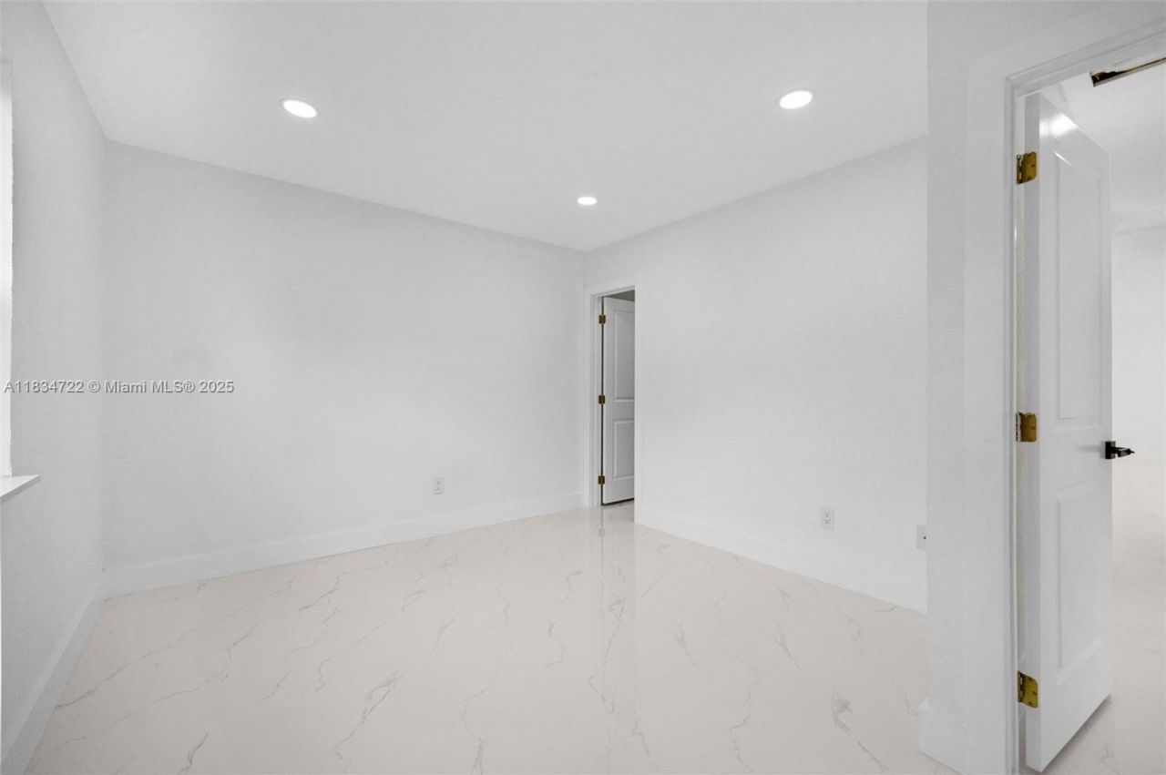 324 SW 16th Ter, Homestead, FL 33030 Photo