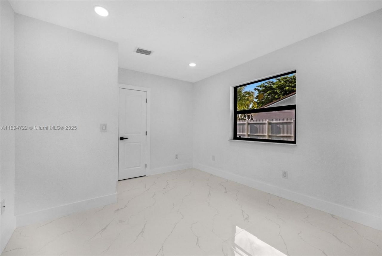 324 SW 16th Ter, Homestead, FL 33030 Photo