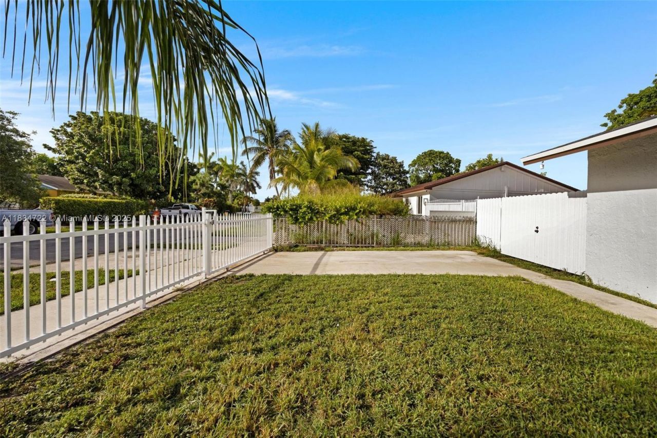 324 SW 16th Ter, Homestead, FL 33030 Photo