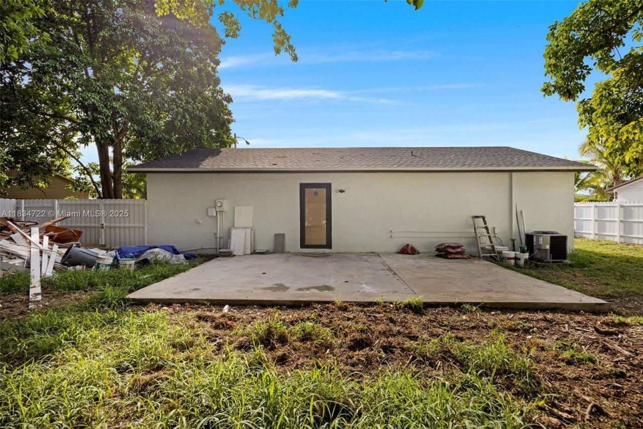 324 SW 16th Ter, Homestead, FL 33030 Photo