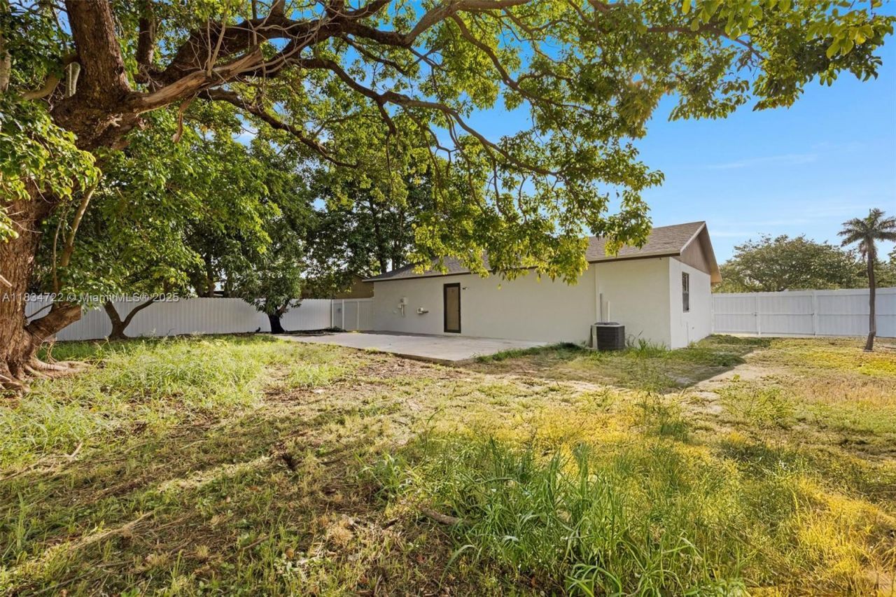 324 SW 16th Ter, Homestead, FL 33030 Photo