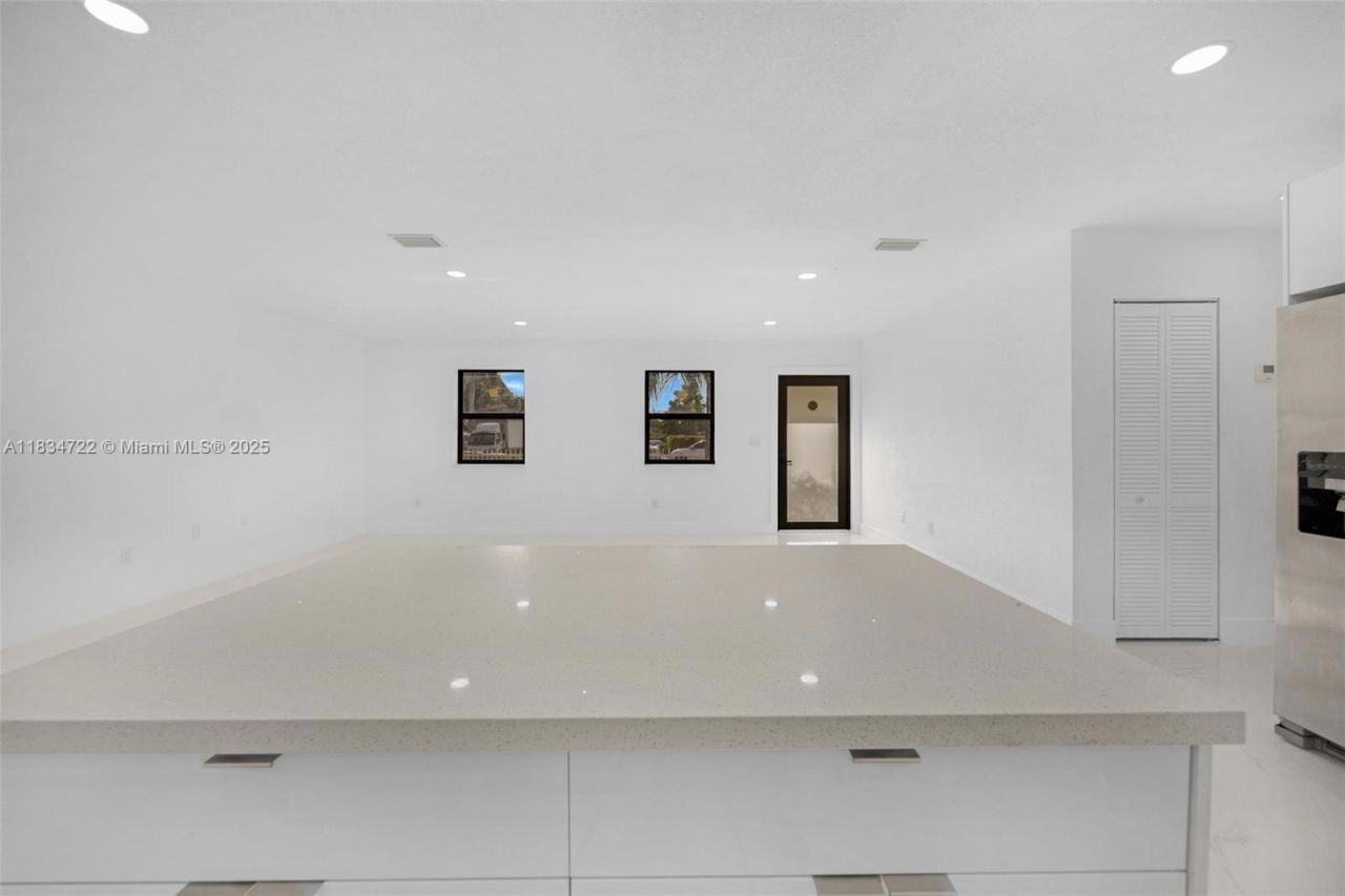 324 SW 16th Ter, Homestead, FL 33030 Photo