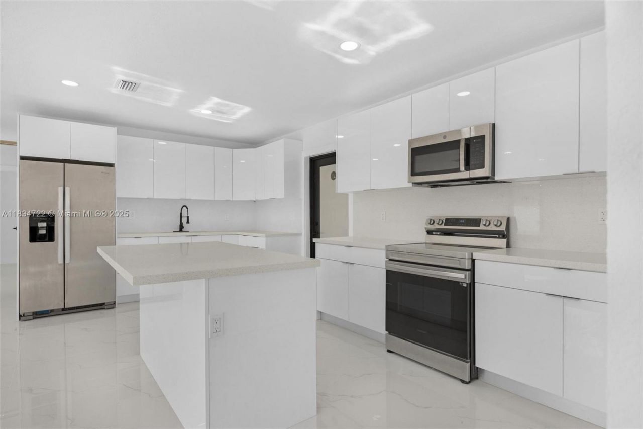 324 SW 16th Ter, Homestead, FL 33030 Photo