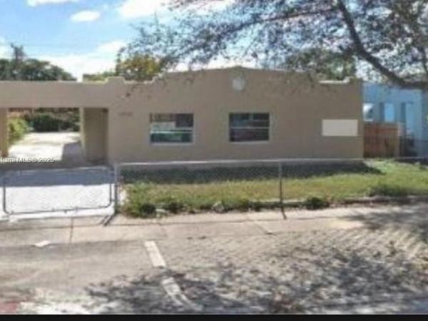 1770 NW 44th St, Miami, FL 33142